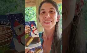 Chicken Chat - #1 Food that Raccoons can't Resist #chickens #raccoon #farmlife #shorts